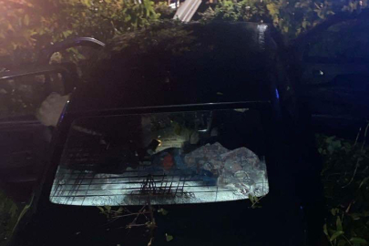 Bursa'da otomobil tarlaya uçtu! Yaralılar var