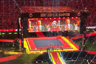 Şampiyon Galatasaray kupasına kavuştu