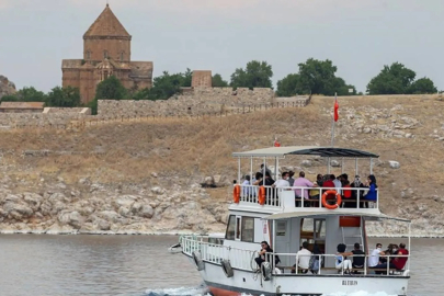 ABD ve İsrail'in İran'a saldırıları Van turizmini etkiledi