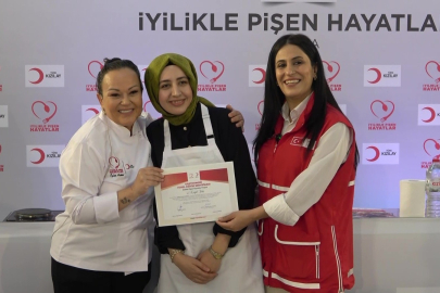 Bursa'da Türk Kızılayı'nın "iyilikle pişen hayatlar' atölyesi kadınlarla buluştu