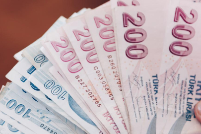 Emeklilerin ikramiye ve aylık ödemeleri bugün başlıyor