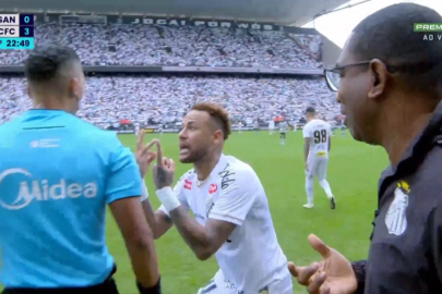 Tarihi skandal! Neymar'ı zorla oyundan çıkardılar: Yıldız isim çıldırdı