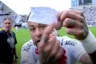Neymar çılgına döndü! Dördüncü hakemin hatasını ifşa etti