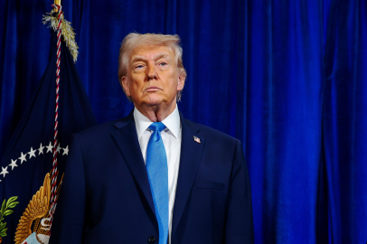 Trump: İran'a yarın için planlanan askeri saldırı ertelendi