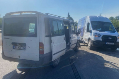 Bursa'da minibüsler çarpıştı: Yaralılar var