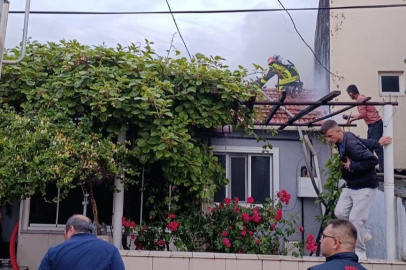 Çanakkale Çan'da alevlere teslim olan ahşap ev kullanılmaz hale geldi