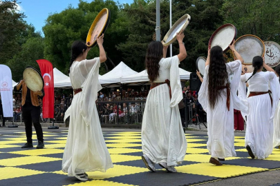 Diyarbakır'da 19 Mayıs, erbane ve Kürtçe müziklerle kutlandı