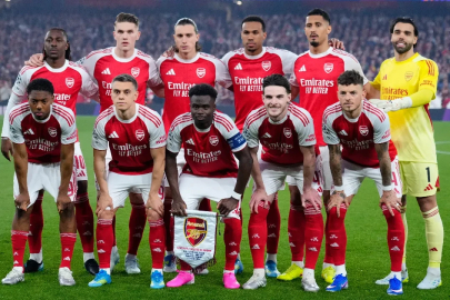 İngiltere'de şampiyon Arsenal! 22 yıllık hasret sona erdi