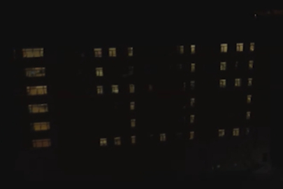 Öğrenciler, yurt odalarının ışıklarıyla '1919' yazdı