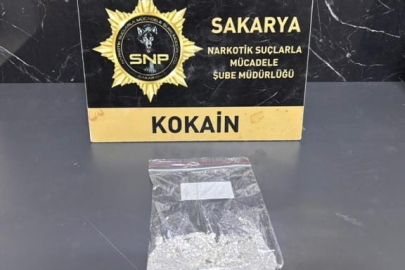 Sakarya'da polis ekiplerinin durdurduğu araçtan kokain çıktı: Sürücü tutuklandı
