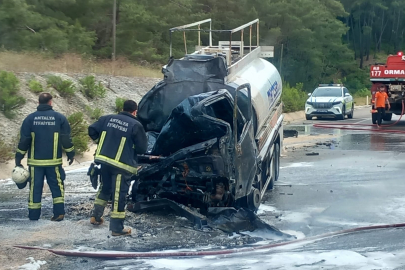 Antalya'da akaryakıt yüklü tankerde çıkan yangın söndürüldü