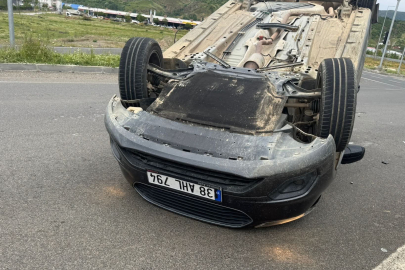 Bingöl’de hayvan yüklü kamyon otomobillere çaptı: 1’i ağır 2 yaralı
