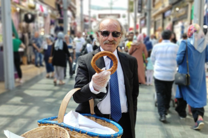 Bursa'nın takım elbiseli simitçisi siyasete atıldı!