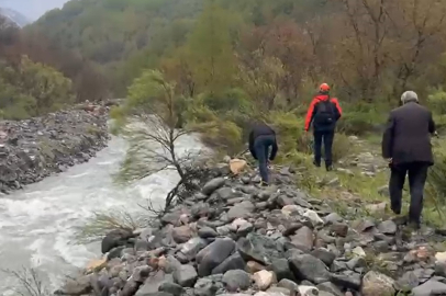 Muş'ta köprüden düşen kadın akıntıya kapıldı