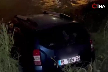 Bursa'da kontrolden çıkan araç dereye uçtu! Kaza sonrası sürücü kaçtı