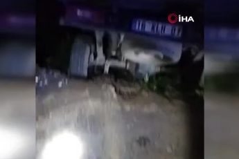 Bursa'da direksiyon hakimiyetini kaybeden sürücü şarampole uçtu