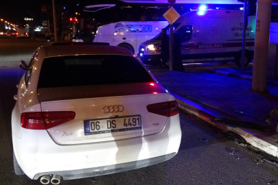 Malatya'da otomobil ile çarpışan hafif ticari araç yan yattı