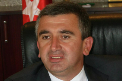 Akçakoca Belediye Başkanı Fikret Albayrak gözaltına alındı