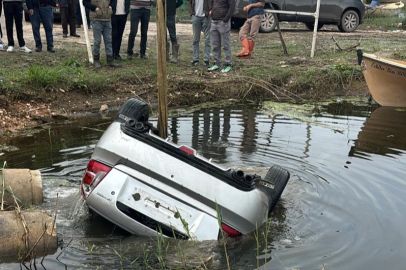 Bursa'da otomobil göle uçtu!