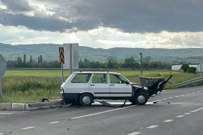 Çorum'da çarpışan iki otomobildeki 7 kişi yaralandı