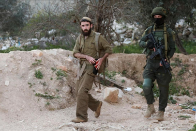 İşgalci İsrailliler, Batı Şeria'daki baskınlarla Filistinlileri göçe zorluyor