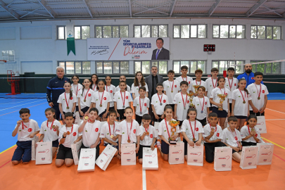 Bursa'da Osmangazi Belediyespor’dan badmintonda tarihi başarı