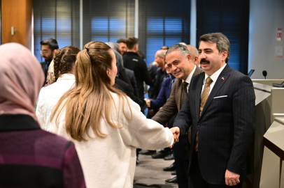 Bursa Yıldırım Belediye Başkanı Başkan Oktay Yılmaz belediye personeliyle bayramlaştı