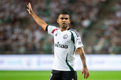 Bursaspor’u yakından ilgilendiren gelişme! Legia Varşova ve Elitim’den mesaj var!