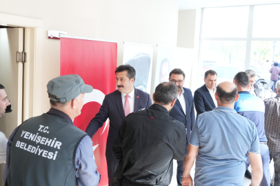Bursa Yenişehir'de Başkan Özel’e bayramlaşma programında doğum günü sürprizi