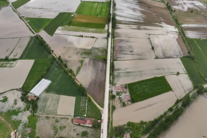 Tokat'ta mezarlık ve tarım arazileri sular altında kaldı