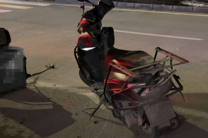 Aksaray'da otomobil sürücüsü motosiklete çarpıp kaçtı