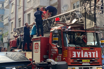 Aydın'da dar merdivenden indirilemeyen hastanın imdadına itfaiye ekipleri yetişti
