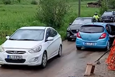 Bolu'da tatilciler köy yollarında yoğunluğa sebep oldu
