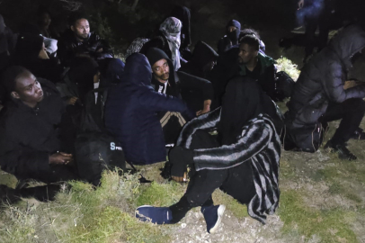 İzmir'de 3'ü çocuk 29 düzensiz göçmen yakalandı