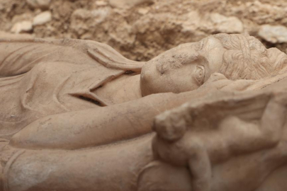 Olympos'ta aristokrat bir kadına ait anıtsal mezar bulundu