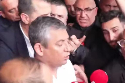 Özgür Özel CHP Genel Merkezi'nden ayrıldı! 'Herkes kendisine yakışanı yapıyor'