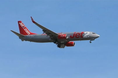 Pilot havada kalp krizi geçirdi, kabin görevlisi umutsuzca yolcular arasında sağlık görevlisi aradı