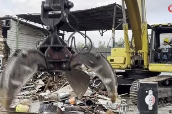 Bursa'da 6 yaşındaki çocuk iş makineleri kullandı! Görenler şaşkına döndü...