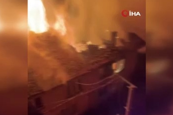 Bursa’da gece yangını mahalleyi ayağa kaldırdı! Ev kullanılamaz hale geldi...