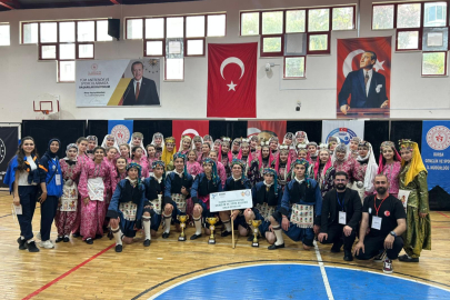 Bursa İnegöl Belediyesi Halk Dansları Topluluğu 3’te 3 Yaptı