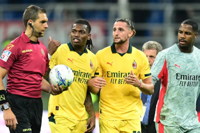 Fenerbahçe ve Galatasaray'la anılan Leao'dan art arda paylaşımlar