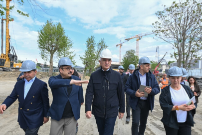 Kültür ve Turizm Bakanı Ersoy, Haydarpaşa Garı'ndaki restorasyon çalışmalarını inceledi