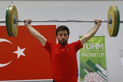 Milli Halterci Harun Algül'ün hedefi dördüncü Avrupa şampiyonluğu
