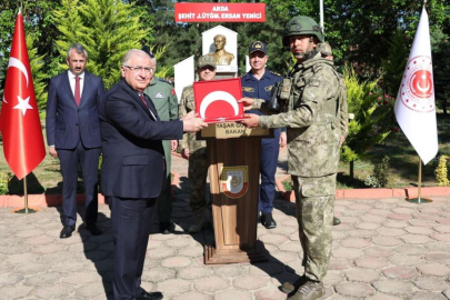 Milli Savunma Bakanı Güler, Mehmetçikle bayramlaştı