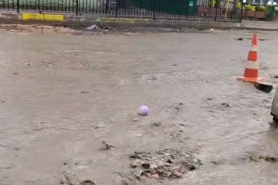 Bursa'yı sağanak vurdu! İnegöl'de sel suları...