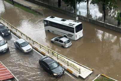 Edirne'yi dolu ve sağanak vurdu