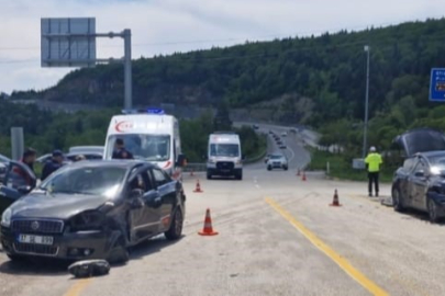Karabük'te kavşakta iki otomobil çarpıştı: 4 Yaralı