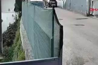 Kocaeli'de cezaevinden izinli çıkan koca, eşi ile evde bulunan kadını bıçakladı
