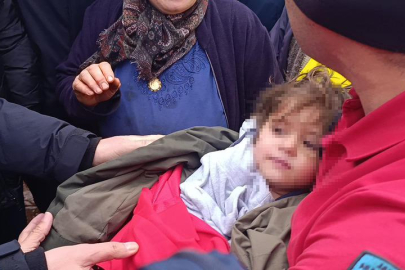 3 yaşındaki Aybüke 3 ili harekete geçirdi! 2 kilometre uzakta bulundu...