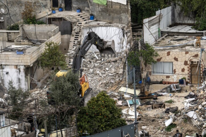 İsrail makamları, bayram günü Filistinliye kendi evini zorla yıktırdı